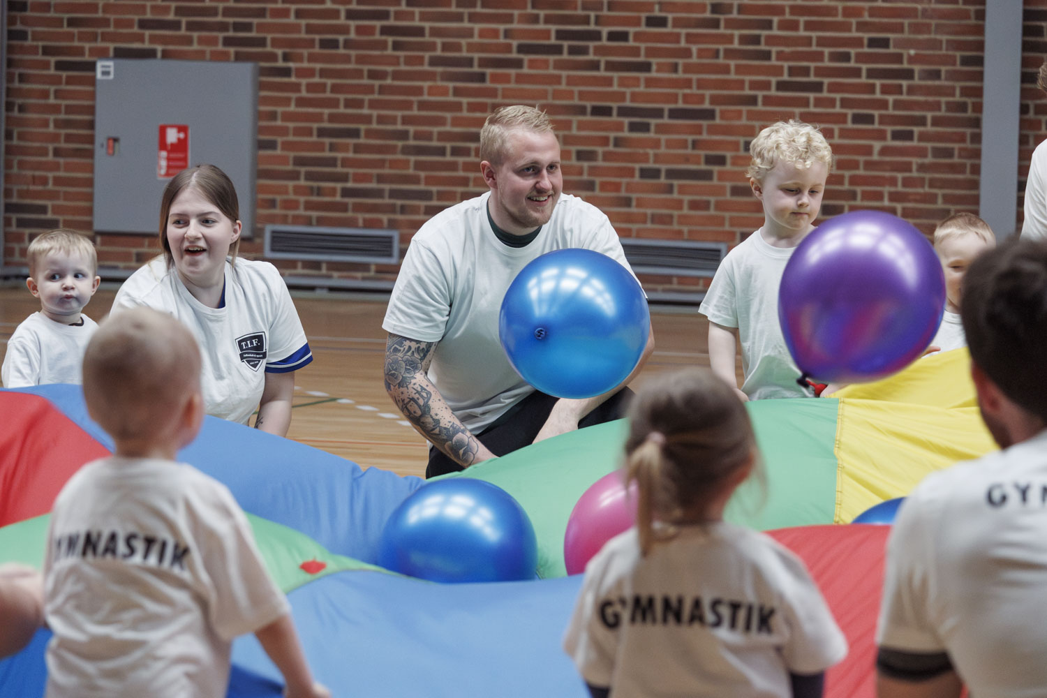 TIF_gymnastikopvisning2024_0628_foraeldrebarn