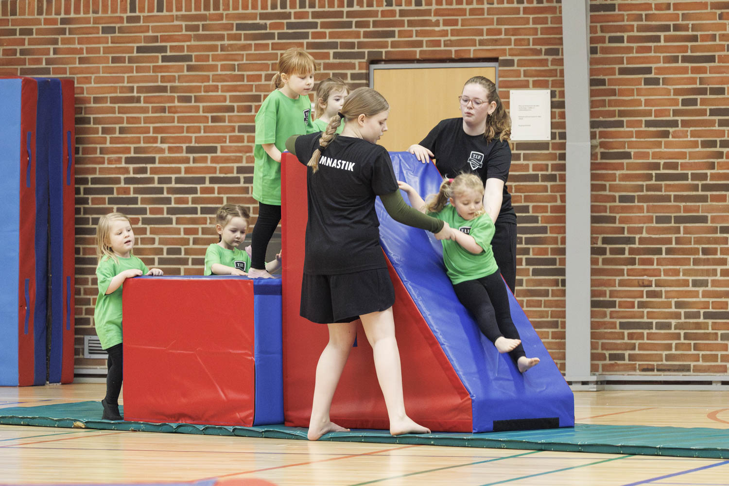 TIF_gymnastikopvisning2024_1156_krudtuglerne