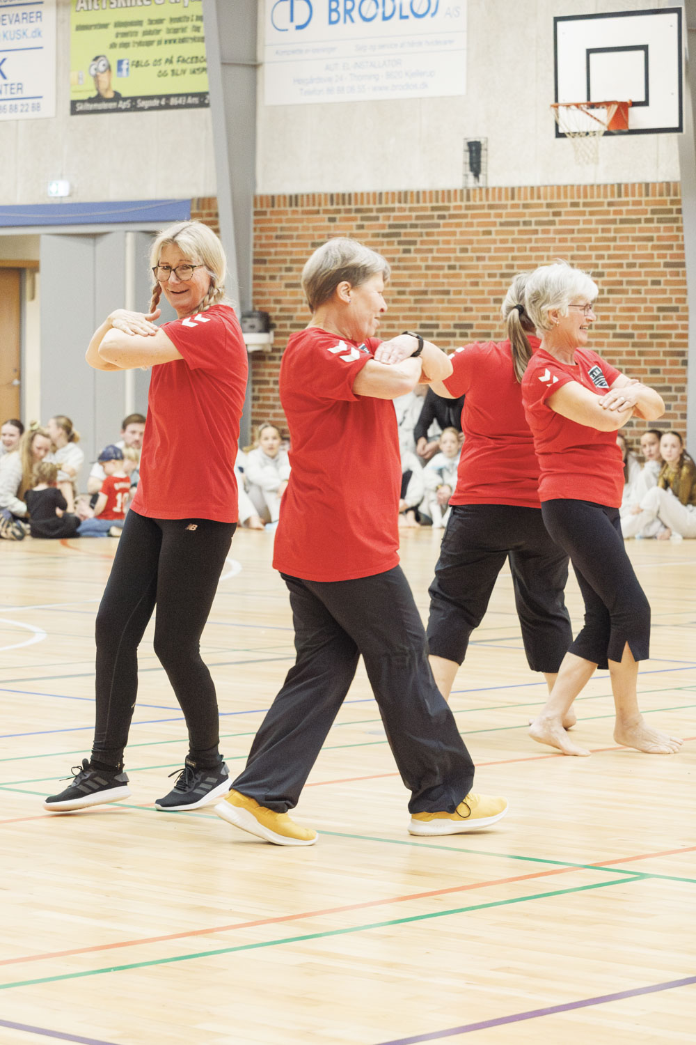 TIF_gymnastikopvisning2024_1518_mandagsholdet