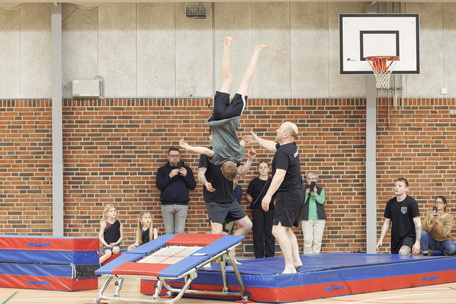 TIF_gymnastikopvisning2024_1631_Spring3