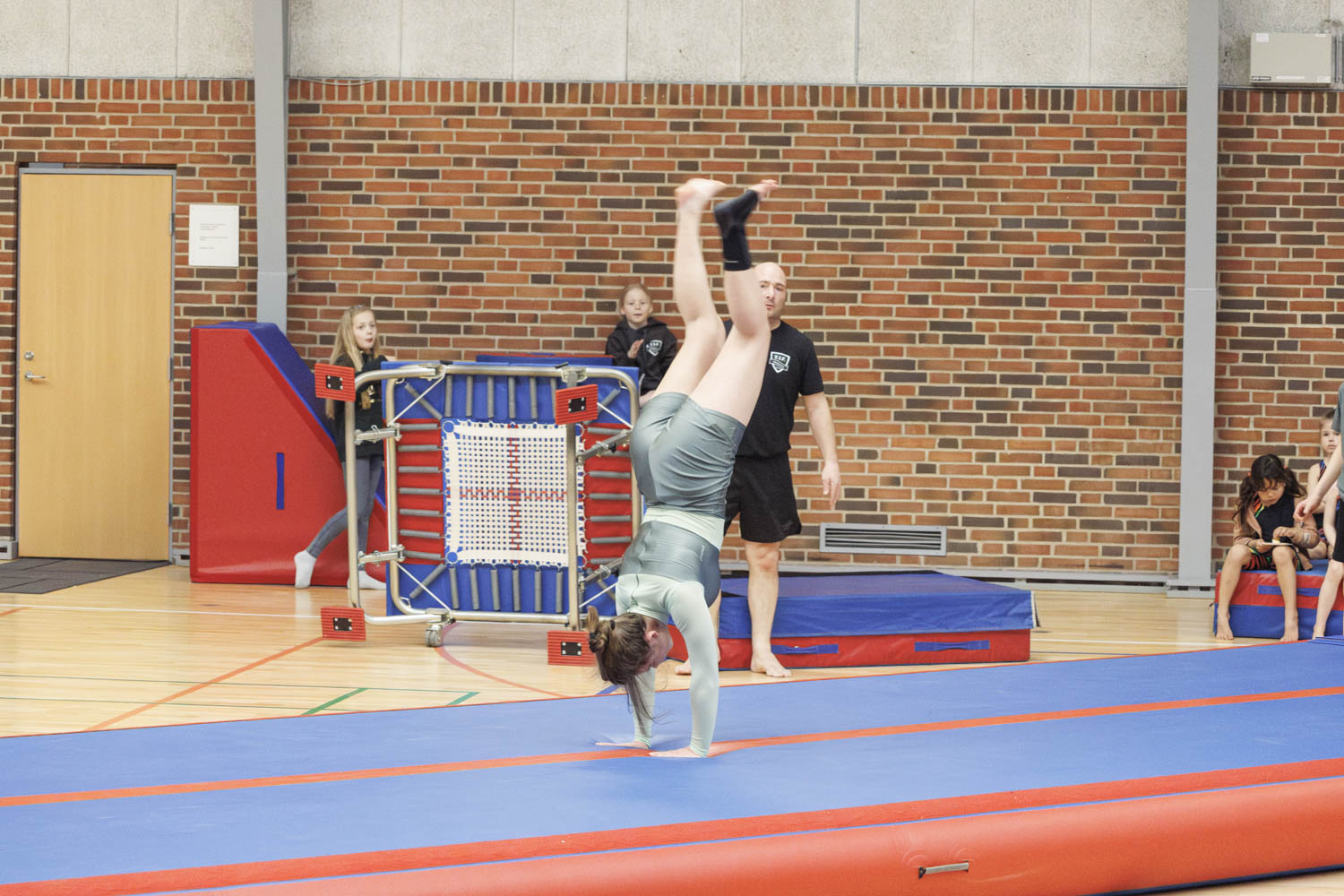 TIF_gymnastikopvisning2024_1721_Spring3